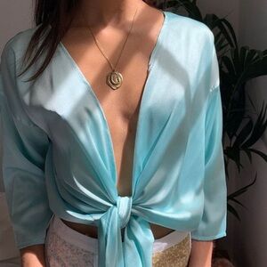 Anthro UO Urban Outfitters Women’s M Dusty Blue Satin Cropped Tie Front Top EUC